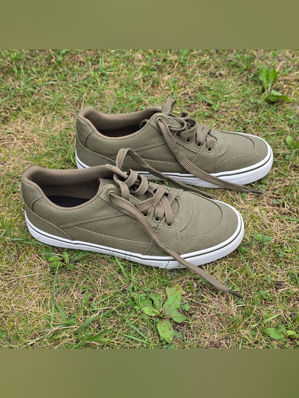 Men's No Boundaries Green Canvas Shoes - Size 8